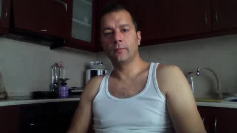Snapshot of billos26 chatting on June 4, 7:03 am billys greece online show from June 4, 7:03 am