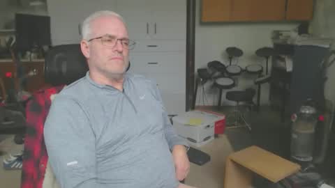billp750876 online show from April 28, 9:09 pm