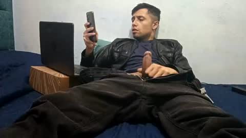 Snapshot of billy_magteo chatting on July 1, 12:01 am billy_magteo online show from July 1, 12:01 am