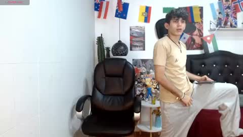 Snapshot of billy_wild chatting on June 28, 11:05 am billy wild online show from June 28, 11:05 am