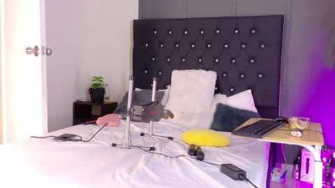 Snapshot of billye_eilish chatting on September 13, 5:02 pm Billie online show from September 13, 5:02 pm
