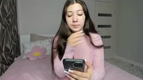 Snapshot of bina_mima chatting on July 1, 4:03 am bina_mima online show from July 1, 4:03 am