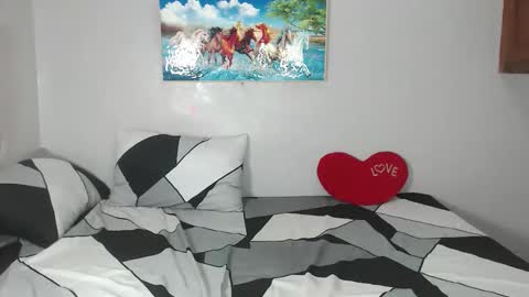 Snapshot of bioginthe619 chatting on November 17, 4:46 pm Kate online show from November 17, 4:46 pm