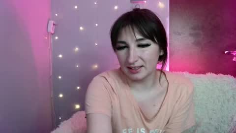 Snapshot of birdie_kiss chatting on May 27, 9:12 pm birdie_kiss online show from May 27, 9:12 pm