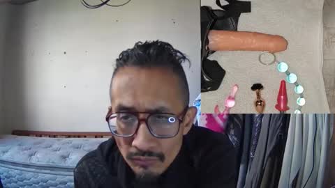 Snapshot of bisexmangenx chatting on December 21, 6:37 pm Manu O online show from December 21, 6:37 pm