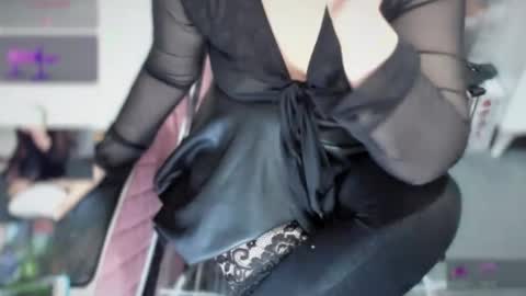 Snapshot of bisexyeliz35 chatting on November 17, 8:14 pm bisex woman online show from November 17, 8:14 pm