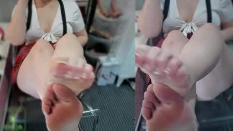 Snapshot of bisexyeliz35 chatting on December 1, 12:10 pm bisex woman online show from December 1, 12:10 pm