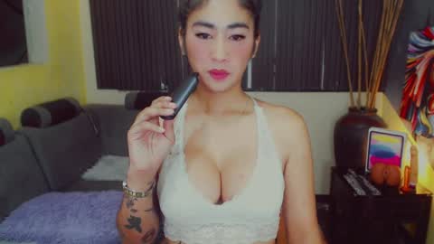 3 online show from March 25, 9:43 pm