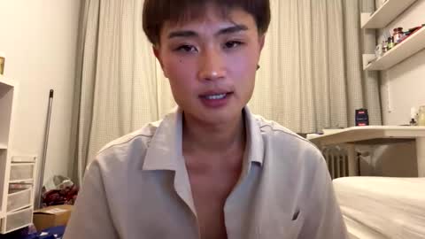 Lou online show from May 22, 10:37 pm