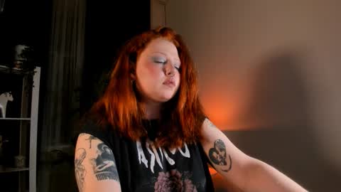 Nana online show from December 21, 4:36 pm