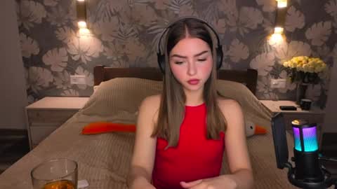Snapshot of bitter__peach chatting on May 5, 6:38 pm Margo online show from May 5, 6:38 pm