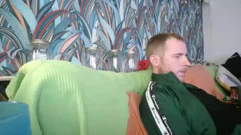 Snapshot of bizoukey15 chatting on September 25, 10:46 pm bizoukey15 online show from September 25, 10:46 pm