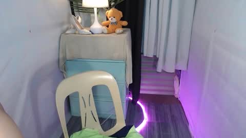 alex online show from September 9, 4:39 pm