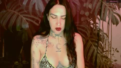 blablablablagirl online show from September 9, 6:40 pm