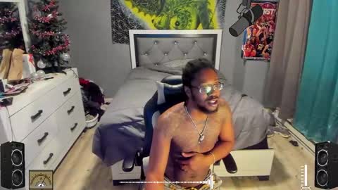 Plant Base Streamers From Pennsylvania online show from December 21, 11:34 pm