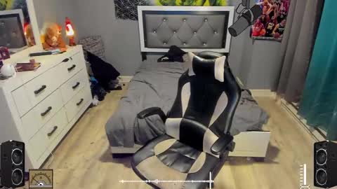 Plant Base Streamers From Pennsylvania online show from February 3, 11:36 pm