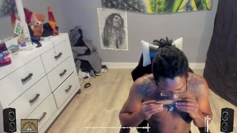 Plant Base Streamers From Pennsylvania online show from September 25, 11:19 pm