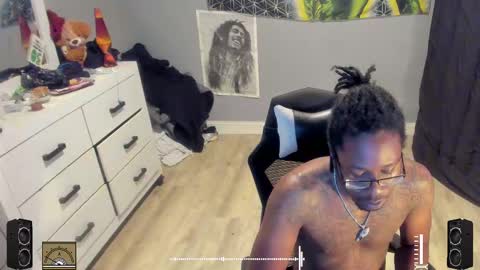 Plant Base Streamers From Pennsylvania online show from September 26, 10:25 pm