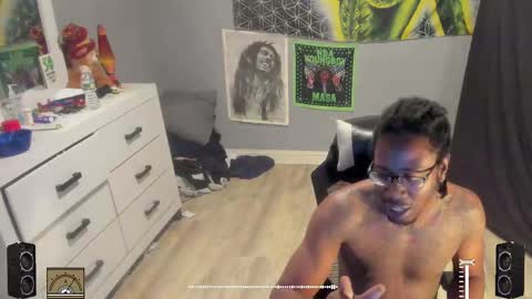 Plant Base Streamers From Pennsylvania online show from October 10, 11:26 pm