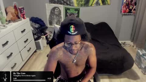 Plant Base Streamers From Pennsylvania online show from November 19, 11:49 pm