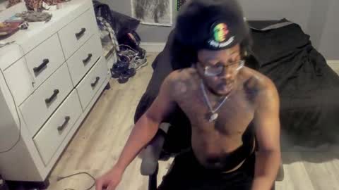 Plant Base Streamers From Pennsylvania online show from December 5, 12:30 am