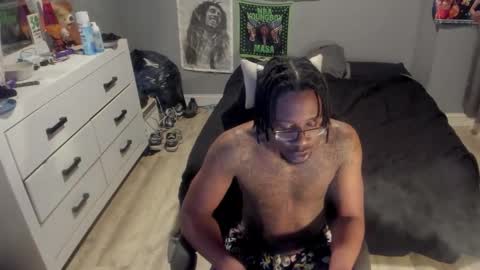 Plant Base Streamers From Pennsylvania online show from December 18, 12:27 am