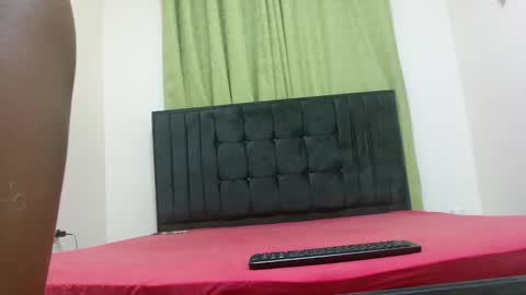 black_beautyxxx online show from March 1, 7:05 pm