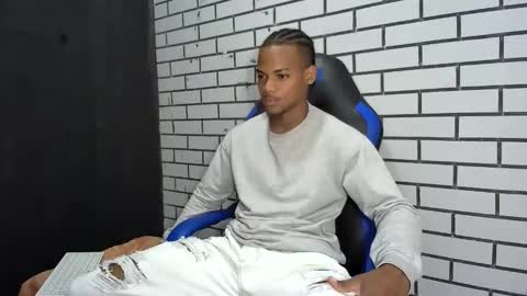 tu morenito online show from April 21, 2:45 pm