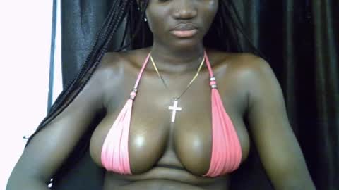 Snapshot of black_ebonyqueen chatting on September 23, 8:39 am Esthy online show from September 23, 8:39 am