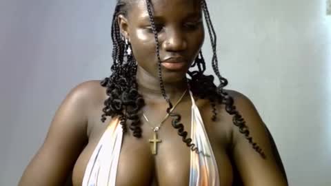 Snapshot of black_ebonyqueen chatting on October 25, 8:11 am Esthy online show from October 25, 8:11 am