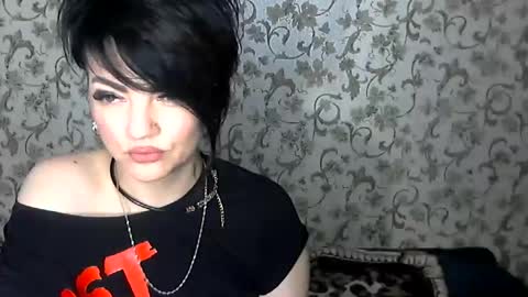 black_hot_01 online show from November 6, 6:47 am