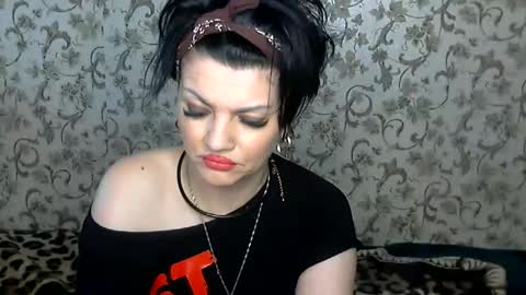 black_hot_01 online show from November 28, 8:17 am