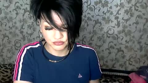 black_hot_01 online show from December 3, 6:21 am