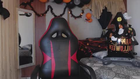 black_king_241 online show from October 23, 2:55 am