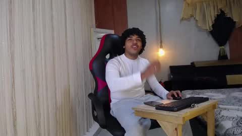 black_king_241 online show from November 6, 2:34 am