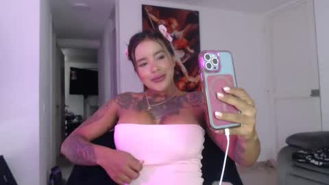 Snapshot of black_latina1 chatting on May 14, 2:13 pm luisa online show from May 14, 2:13 pm