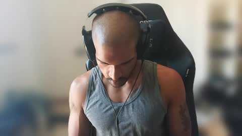 Master online show from April 26, 12:47 pm