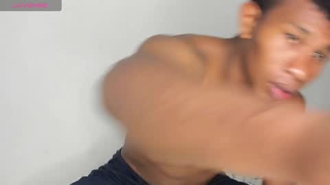 Snapshot of blackandwhite1_ chatting on December 1, 11:14 pm blackandwhite1_ online show from December 1, 11:14 pm