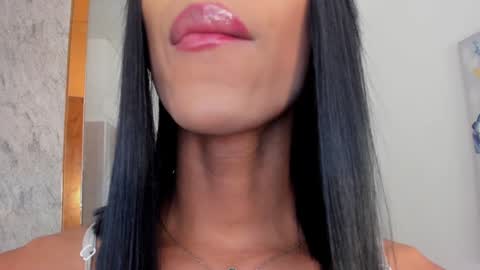 Nina online show from December 5, 1:38 pm