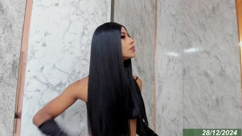 Nina online show from December 29, 2:10 pm