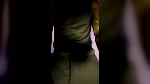 Snapshot of blackboy2874 chatting on June 19, 1:32 am DWAYNE BELL online show from June 19, 1:32 am
