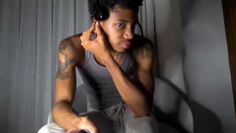 Snapshot of blackbulltitus chatting on September 10, 5:51 am BlackBullTitus online show from September 10, 5:51 am