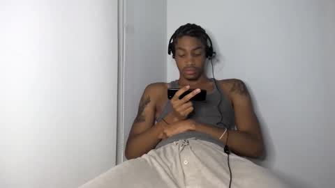 Snapshot of blackbulltitus chatting on October 1, 5:13 am BlackBullTitus online show from October 1, 5:13 am