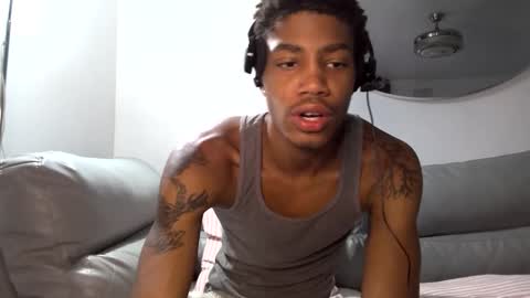 Snapshot of blackbulltitus chatting on October 13, 10:32 pm BlackBullTitus online show from October 13, 10:32 pm