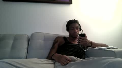 Snapshot of blackbulltitus chatting on October 17, 11:07 pm BlackBullTitus online show from October 17, 11:07 pm