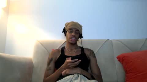 Snapshot of blackbulltitus chatting on November 4, 1:27 am BlackBullTitus online show from November 4, 1:27 am