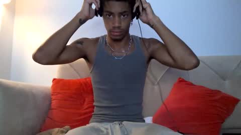 Snapshot of blackbulltitus chatting on November 5, 2:44 am BlackBullTitus online show from November 5, 2:44 am