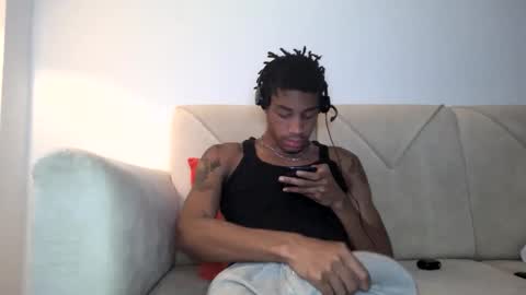 Snapshot of blackbulltitus chatting on November 13, 12:31 am BlackBullTitus online show from November 13, 12:31 am