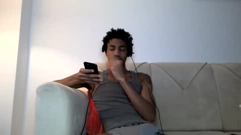 Snapshot of blackbulltitus chatting on November 14, 12:42 am BlackBullTitus online show from November 14, 12:42 am