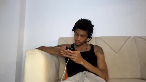 Snapshot of blackbulltitus chatting on November 15, 3:37 am BlackBullTitus online show from November 15, 3:37 am